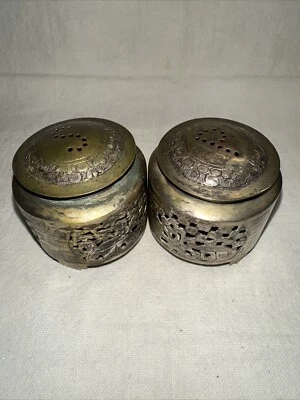Precioso salero y pimentero antiguo Vietnam Argent plata reticulada pagoda Foto 1 de 4