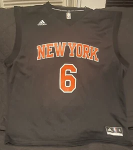 New York Knicks Jersey - Picture 1 of 3