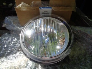 MOPAR 55157140AA 2005 2006 2007 JEEP LIBERTY RH HEADLIGHT / LAMP NOS NEW - Picture 1 of 8