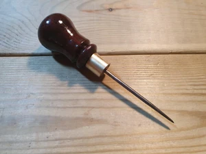 Awl punta redonda de nogal vintage costura cuero herramientas antiguas velero zapatero - Imagen 1 de 7