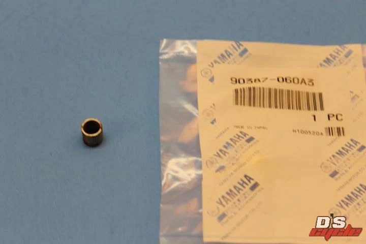 NOS YAMAHA EXCITER 250 TT500 FZR1000 COLLAR PART# 90387-060A3-00 - Image 1 of 1