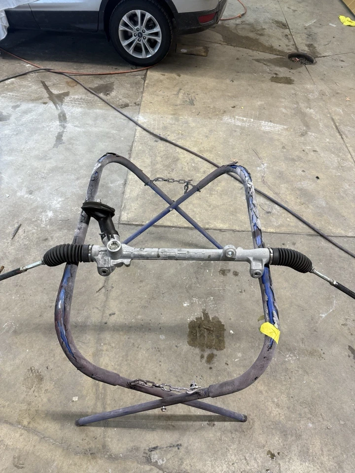 Barra de cambios de dirección asistida Mazda CX-5 2017-2025 OEM 8 k kilometraje Foto 1 de 4