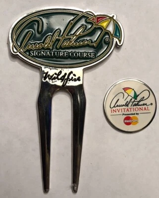 Arnold Palmer Signature Course Wildfire Herramienta Divot Magnética y Marcador de Pelota de Golf. Foto 1 de 2
