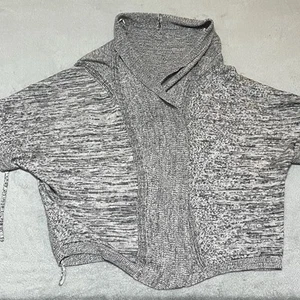 Lululemon Women’s Wrap Poncho Grey Short Sleeves - Picture 1 of 12