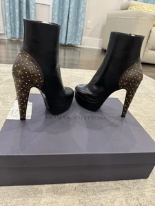 Louis Vuitton Calfskin Monogram Afterglow Platform Ankle Boots SZ 40/ 8.5/US New - Picture 1 of 18