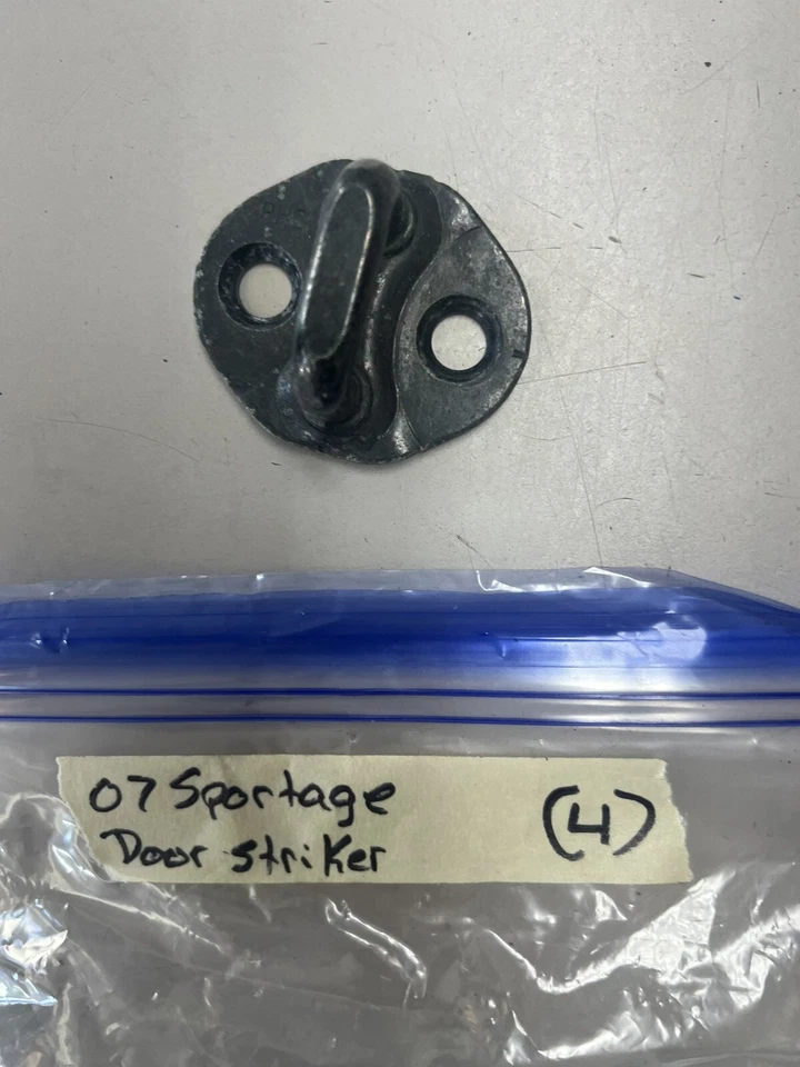 Kia Sportage 2005-2010 OEM pestillo puerta placa golpeador 05 06 07 08 09 10 Foto 1 de 1
