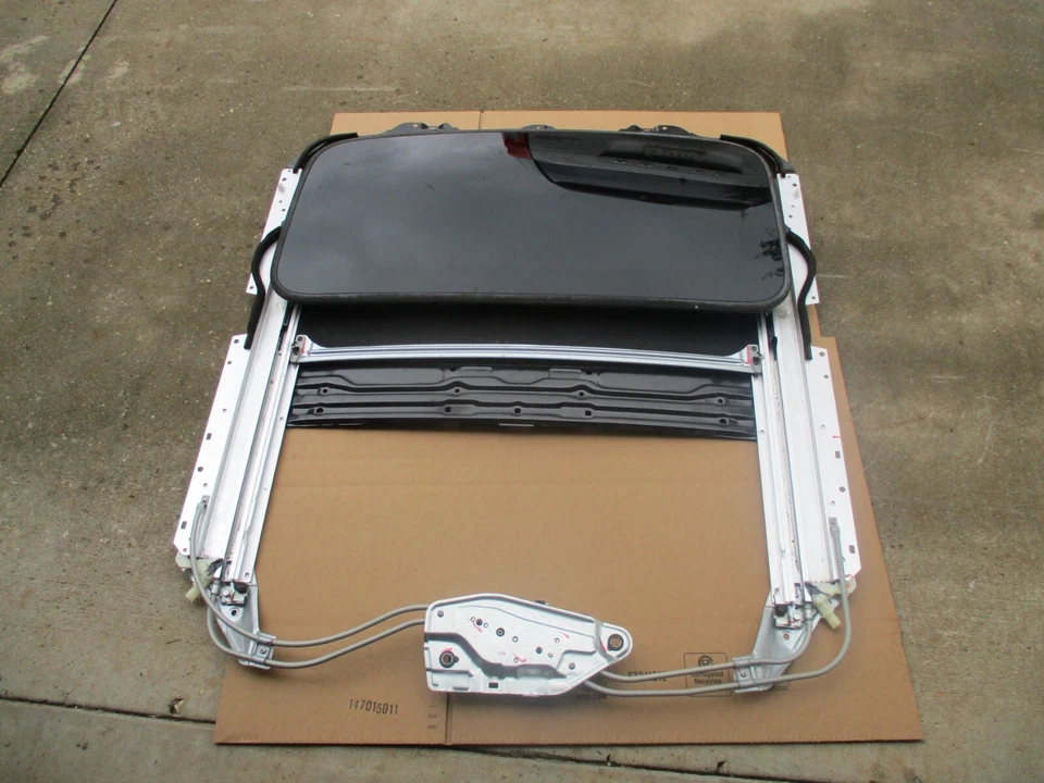 Acura RDX 2007 2008 2009 2010 2011 2012 MONTAJE DE PANEL DE TECHO CORREDIZO TINTADO OEM  Foto 1 de 4