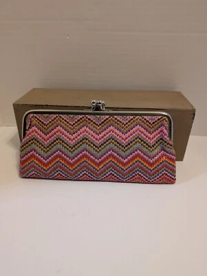 Bolso de Mano/Bolso/Cartera Christopher & Banks Rosa Patrón Chevron con Acento Plateado Nuevo con Etiquetas Foto 1 de 4