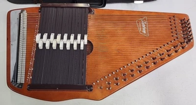 OSCAR SCHMIDT AUTOHARP  15 CHORD 36 STRING W/ Tuning Wrench/Case - Image 1 of 4
