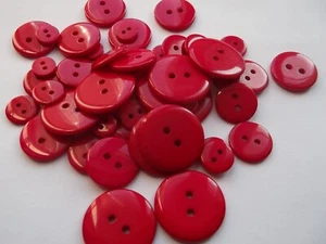 30 to 90 Red Plain Round 2 Hole Sewing Buttons 9mm / 11mm / 15mm / 18mm / 23mm - Picture 1 of 1