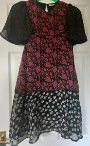 Mädchen Next Kurzarm Party Kleid 7 Jahre. Schwarz/Rot/Creme Blumen. Gefüttert.Preloved - Bild 1 von 5