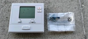 PRO 1  1AQ T701 Non-Programmable Electronic Thermostat, White, Pre-Owned! - Picture 1 of 10