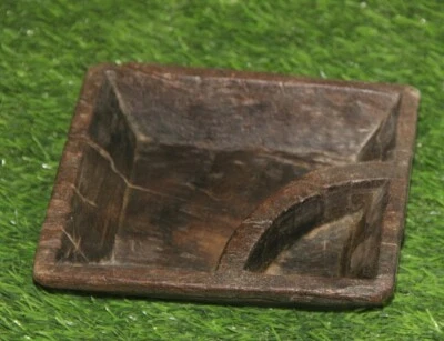 Antiguo tazón de especias/comedor tribal forma única artesanal de madera de la década de 1860 8605 Foto 1 de 4