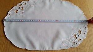 Tisch-Platz-Set Zierdeckchen Untersetzer weiß rosa Lochstickerei ca.48 x 32cm - Bild 1 von 4
