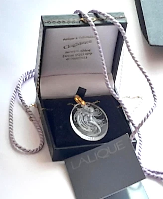 LALIQUE  NAIADE  PENDANT WITH 9CT GOLD CHAIN & PLUS SILK CORD NEW 12%  OFF  PROM - Image 1 of 4