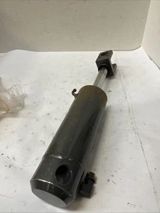 Cylinder Piston Rod - Picture 1 of 8
