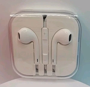 Apple OEM Wired White Ear Buds With Case 3.5mm Aux Headphones iPad iPhone iPod - Picture 1 of 3