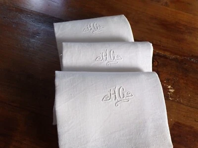 3 Serviettes de Table anciennes en Lin Damassé Monogramme " H C " - Photo 1/4