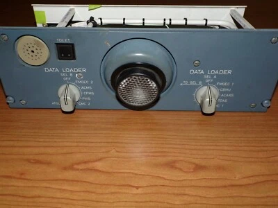 Anunciador de inodoro de avión y panel de interruptor de cargador de datos Foto 1 de 4