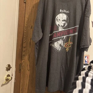 Majestic 2016 NBA Finals Cleveland Cavaliers T Shirt - Picture 1 of 2
