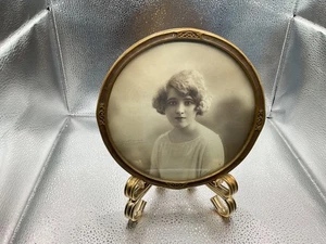 ANTIGUO MARCO DE FOTOS ART NOUVEAU REDONDO DORADO MADERA/YESO con FOTO ANTIGUA - Imagen 1 de 6