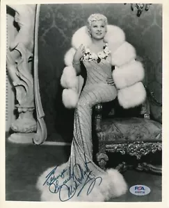 Mae West Signed/Inscribed Vintage 8x10 B/W Photo Actress PSA/DNA 192278 - Picture 1 of 2