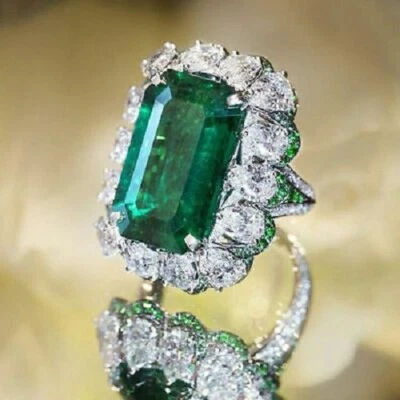 Large Green Emerald Cut 17.31CT Emerald With Clear White CZ Beautiful Fine Ring - Image 1 of 2