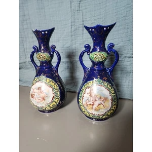 Juego de jarrones de mesa vintage de porcelana pintados a mano querubín cupido coleccionables europeos - Imagen 1 de 14