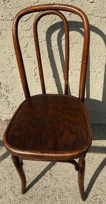 Silla de madera curvada teñida oscura 37" x 16" x 16" Foto 1 de 4