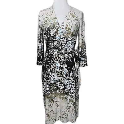 Vestido WHBM Floral Cuello en V Elástico Tejido Manga 3/4 Imitación Envoltura Talla 0 Foto 1 de 4