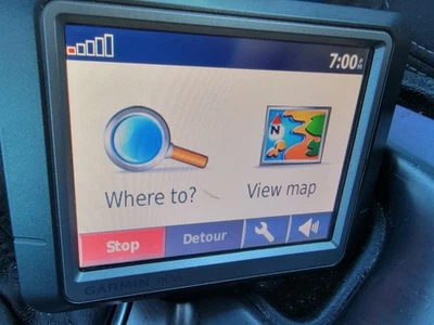 Garmin Nuvi 200 GPS Navigation System Bundle - Image 1 of 4