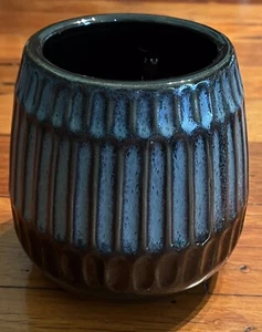 Ceramic plant pot - Picture 1 of 5