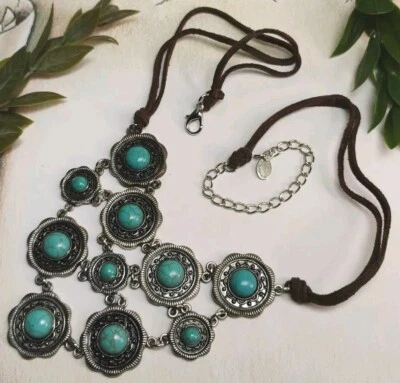 ¡Collar babero de cuero piedra en tono turquesa inspirado en el suroeste de Nueva York ALI KHAN! Foto 1 de 4