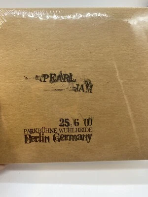 Pearl Jam Live Berlin Germany June 25 2000 Concert 2 CD Sealed New - Imagem 1 de 3