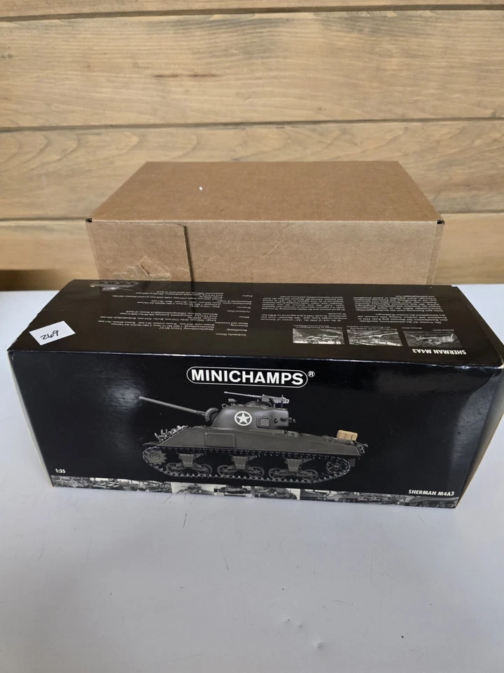 Tanque Minichamps Sherman M4A3 1:35. Viene con caja original Foto 1 de 3