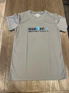Offizielles Ironman Triathlon Finisher Damen-Shirt mittelgrau neu - Bild 1 von 1
