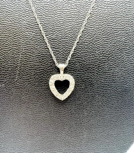 14k White Gold Natural Diamond Heart Pendant Necklace - Picture 1 of 4