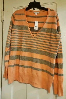 Suéter New York & Company Melocotón y Gris Plateado Rayas Talla GRANDE Cuello en V Nuevo con Etiquetas Foto 1 de 4