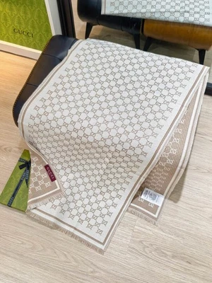 Gucci GG Lana Bufanda Variación Marfil 18.5"W x 70.8"L Foto 1 de 4