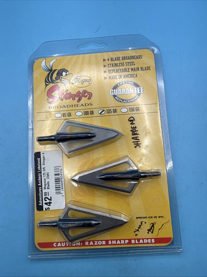 Magnus Broadheads Stinger 125 Grain 4 Blade 3 Pack - Image 1 of 2
