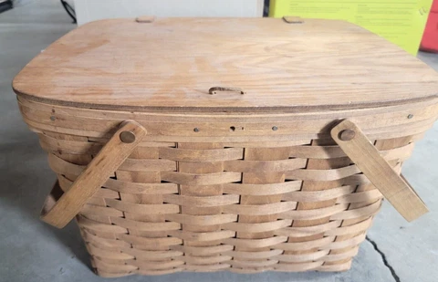 Vintage Longaberger 1986 Picnic Basket Large 10 x 16 x 13 (Pre-Owned) Cover