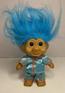 De colección T.N.T. Muñeca Troll 1991 pelo azul ojos azules 5" de alto traje tang pijama chino - Imagen 1 de 14