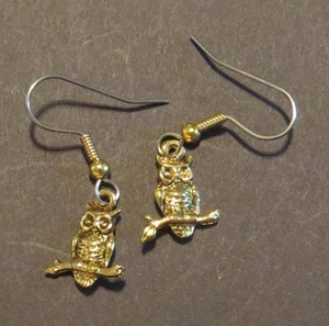 Owl Earrings 24 Karat Gold Plate Wise Old Owls Barn Hoot Halloween Winter - Picture 1 of 4