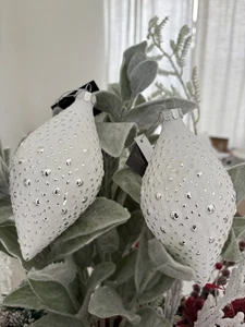 (2) Zwei Robert Stanley Weihnachtsschmuck Glas weiße Endstücke silberne Punkte neu - Bild 1 von 4