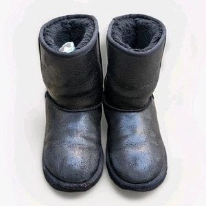 STIVALI UGG bambini ragazze SHEARLING CLASSICI NERI PELLE METALLIZZATA SCINTILLANTI US 5 EU37 - Foto 1 di 16