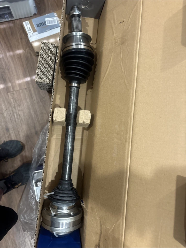 Conjunto de eje CV trasero izquierdo GSP NCV10280 para Cadillac 13-17 ATS Cadillac 13-16 Foto 1 de 4