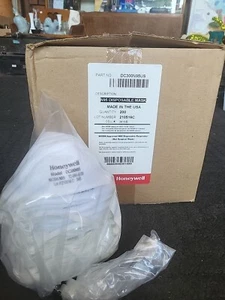 CASE of 200 Honeywell N95 Disposable Mask DC300N95 - Picture 1 of 3