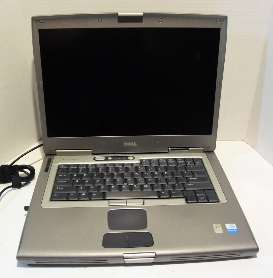 Portátil Dell Latitude D800 15,4" (Intel Pentium M 1,60 GHz) repuestos/reparación Foto 1 de 4