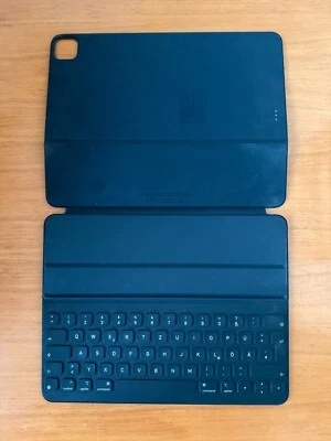 Apple Smart Keyboard Folio iPad Pro 12,9" (3./4./ 5./6. Gen) MXNL2LL/A QWERTZ - Bild 1 von 4