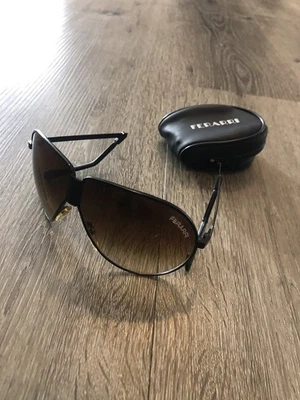 Gafas de sol de aviador plegables Ferrari vintage tono negro gris lente degradada con estuche Foto 1 de 4